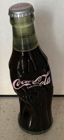 02658-1 € 10,00 coca cola dansend flesje.jpeg